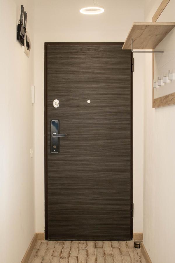 Yzza Apartament Năvodari Esterno foto