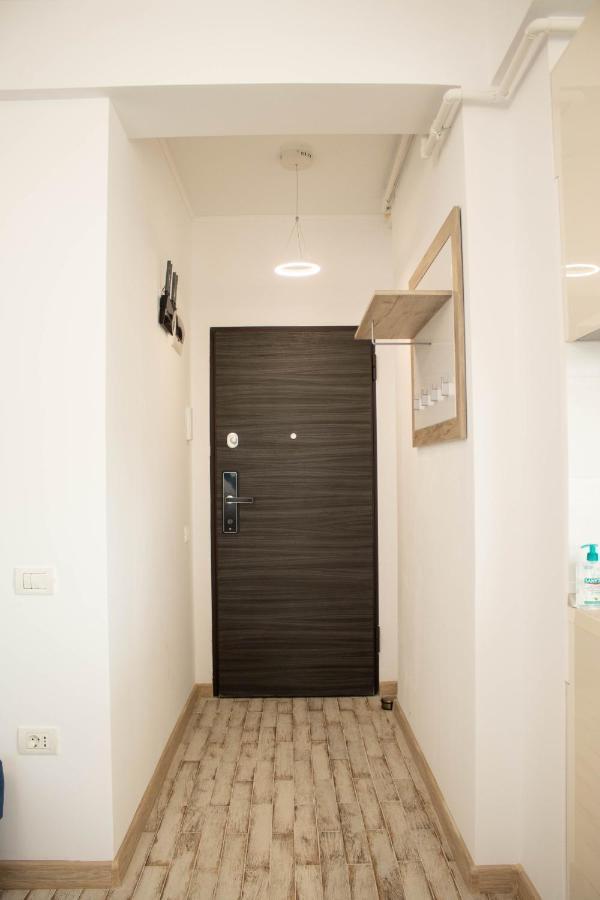 Yzza Apartament Năvodari Esterno foto